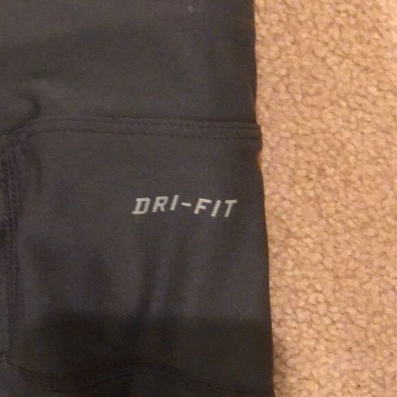 Nike Dri Fit running  capris - Picture 5 of 7